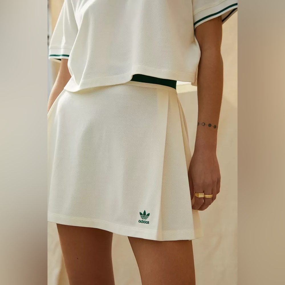 Adidas Originals Tennis Luxe logo Pleated Skirts in Off White